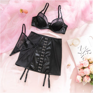 Underwired Bra & High-Waist Garter Skirt